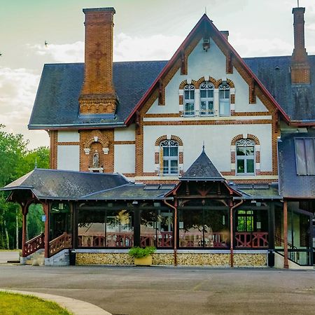 Hotel-Restaurant Domaine De La Grande Garenne Neuvy-sur-Barangeon Bagian luar foto